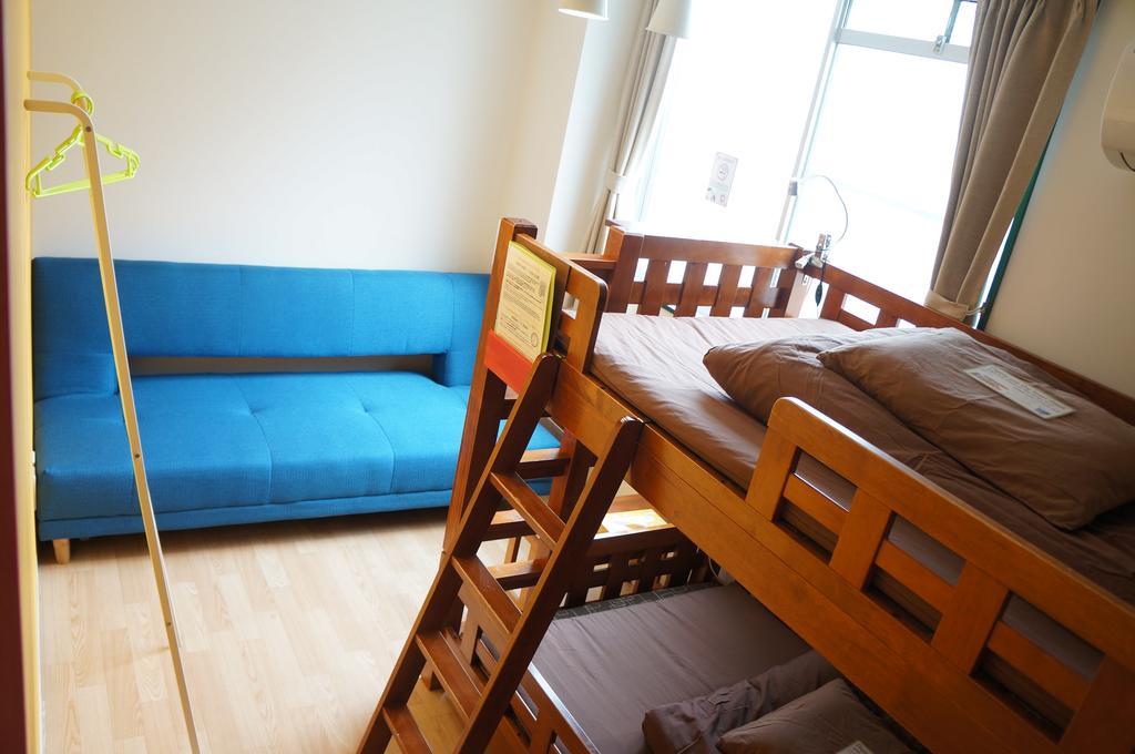 J-Hoppers Osaka Guesthouse Bagian luar foto