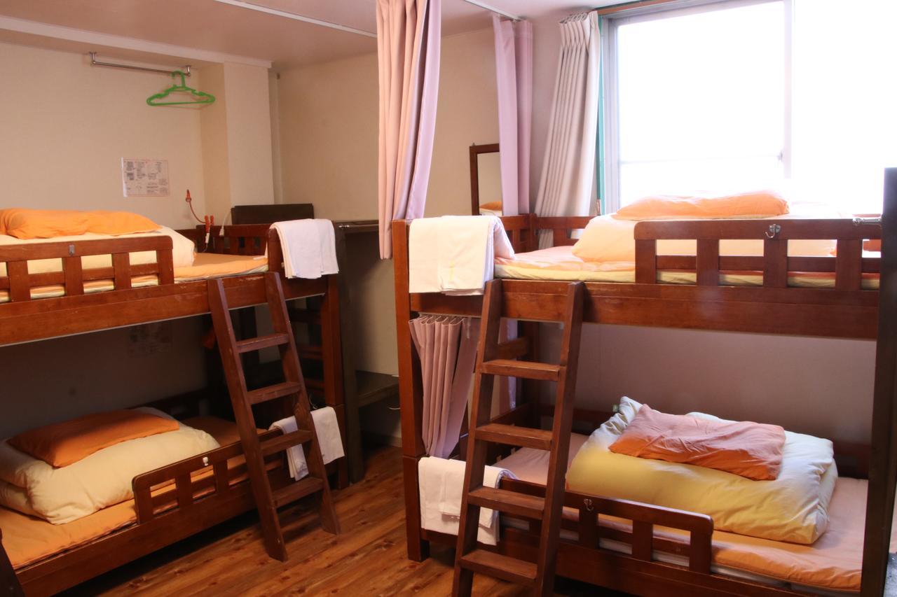J-Hoppers Osaka Guesthouse Bagian luar foto