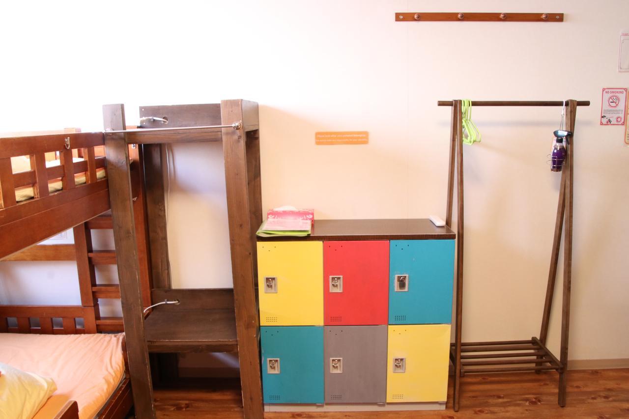 J-Hoppers Osaka Guesthouse Bagian luar foto