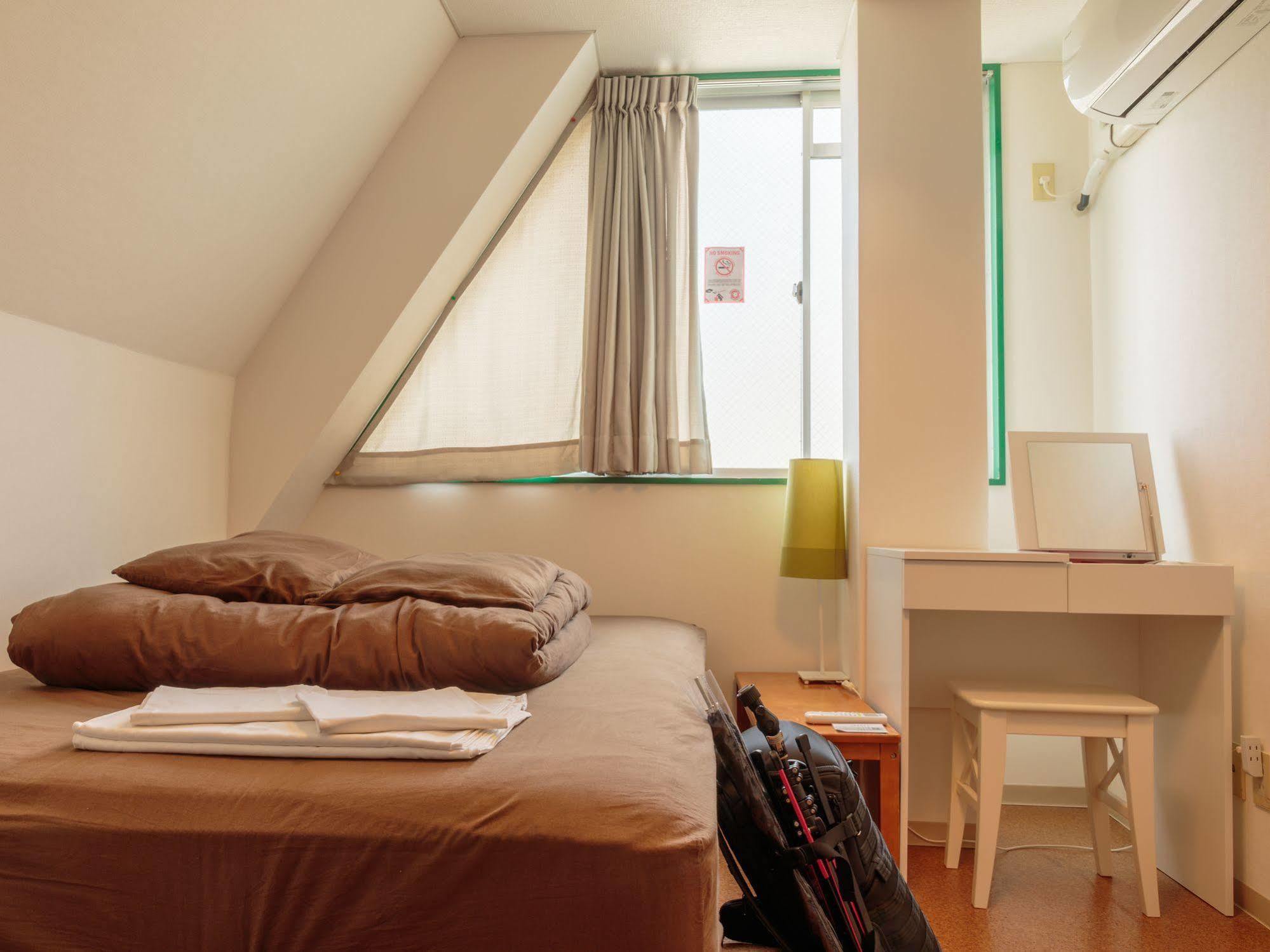 J-Hoppers Osaka Guesthouse Bagian luar foto