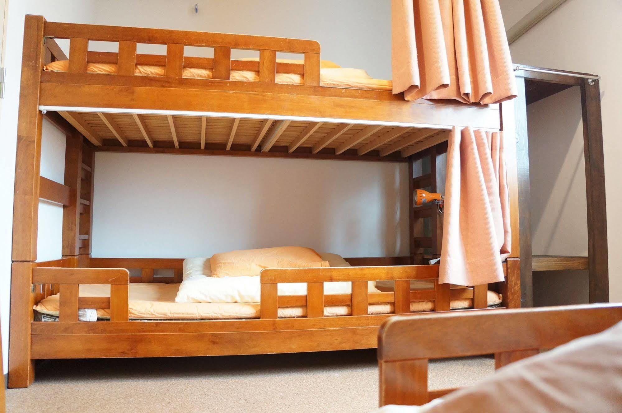 J-Hoppers Osaka Guesthouse Bagian luar foto