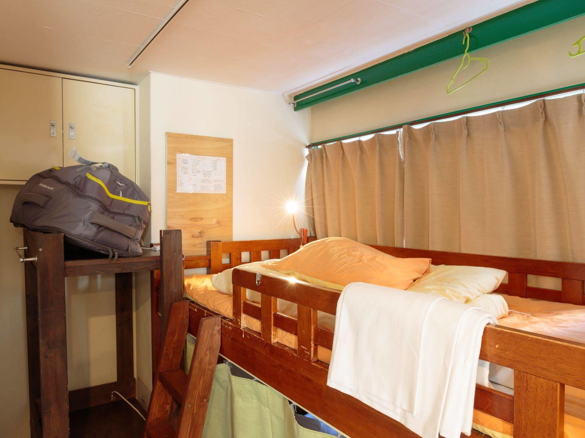 J-Hoppers Osaka Guesthouse Bagian luar foto